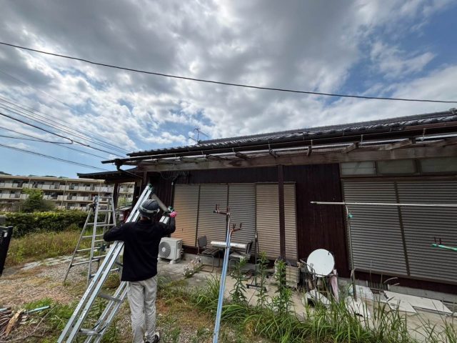 太宰府市で屋根を調査中