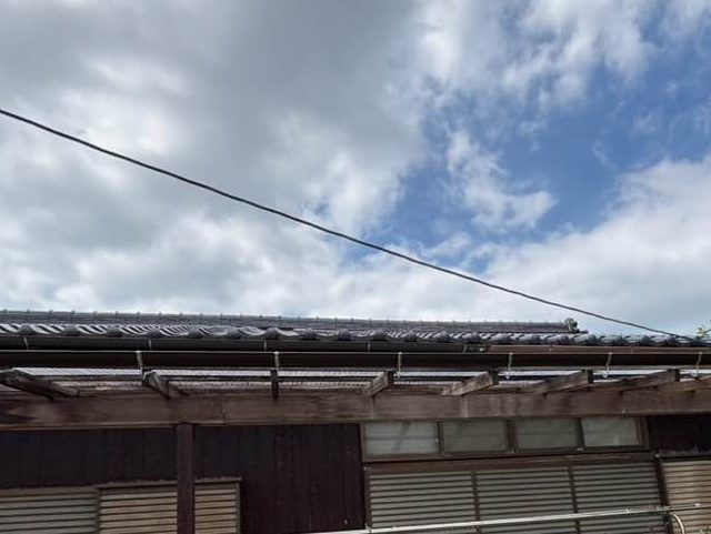 太宰府市の老朽化した屋根
