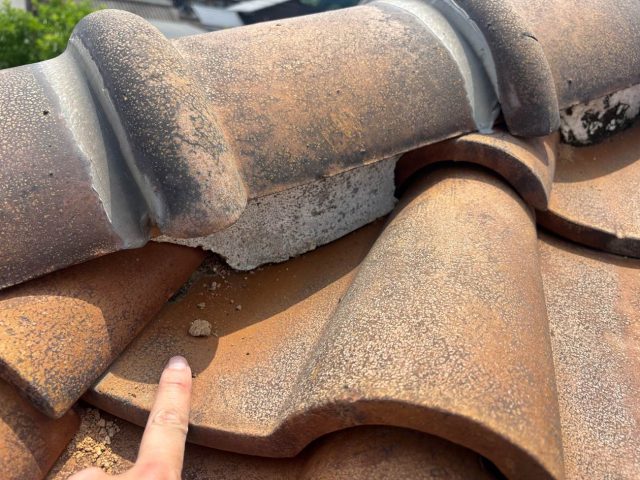 小郡市の調査で漆喰の劣化を確認