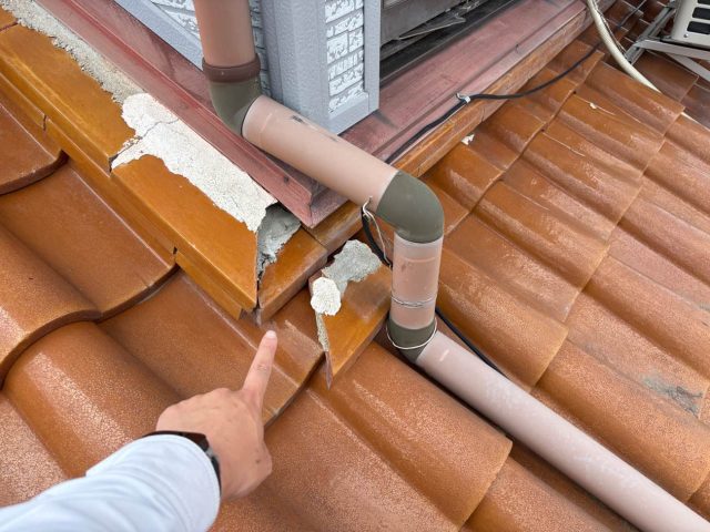 小郡市の調査で屋根の破損を確認