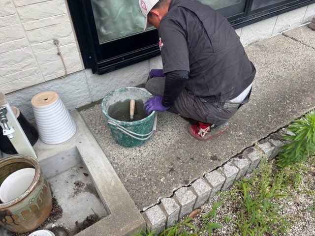 小郡市で土間の補修を行う職人
