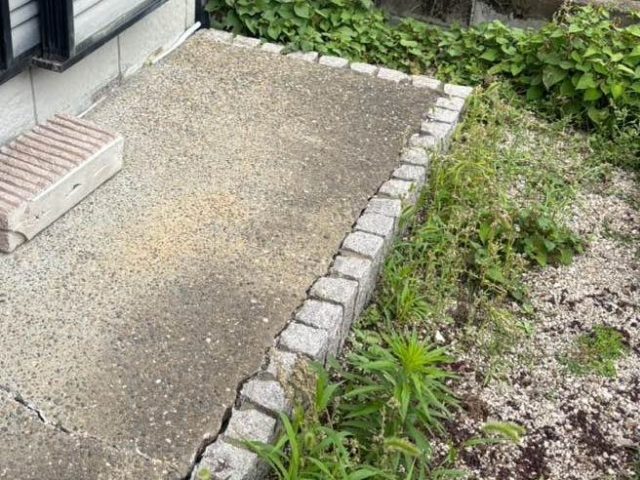 小郡市のひび割れた土間