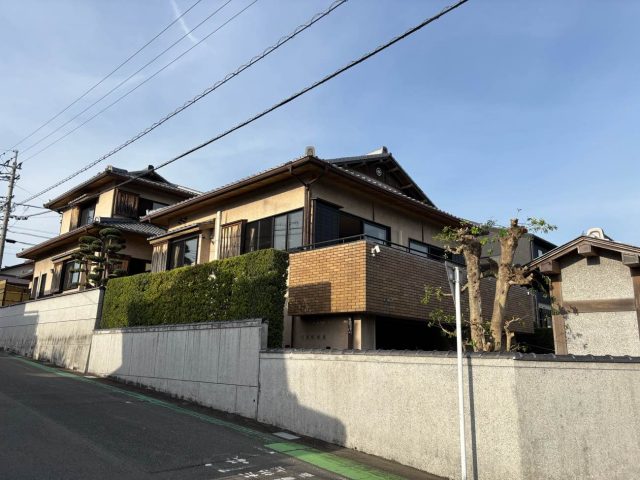 【小郡市】強風による瓦の破損と雨漏りを確認｜屋根の修理・解体を検討
