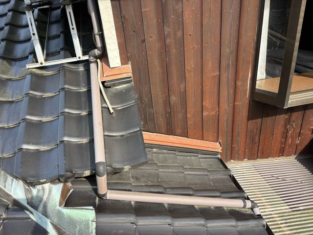 筑紫野市で壁際板金に隙間が発覚