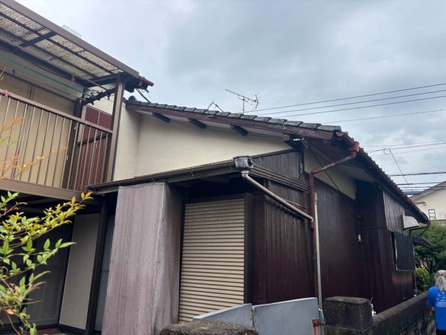 筑紫野市で戸建て瓦屋根の雨漏り調査｜漆喰の劣化と防水シートの破損を確認