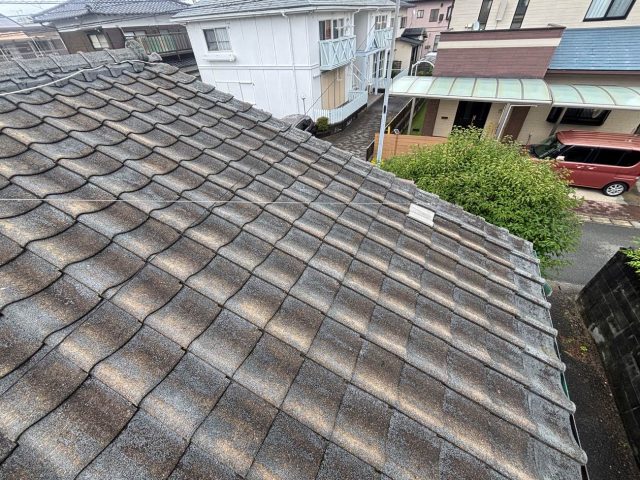 筑紫野市で瓦屋根の雨漏りを調査