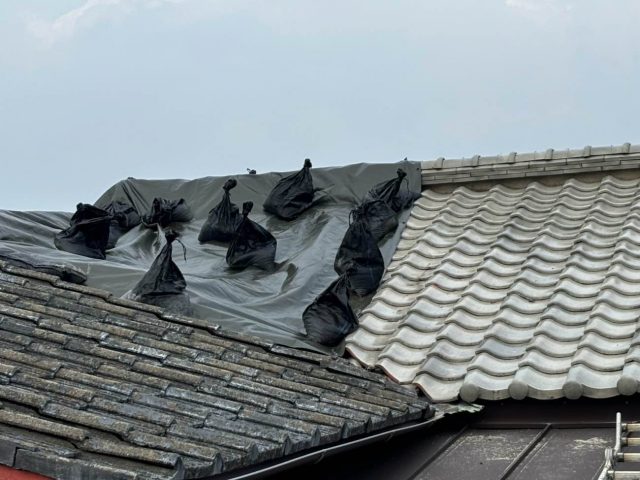 筑紫野市で雨漏りの応急処置をした屋根