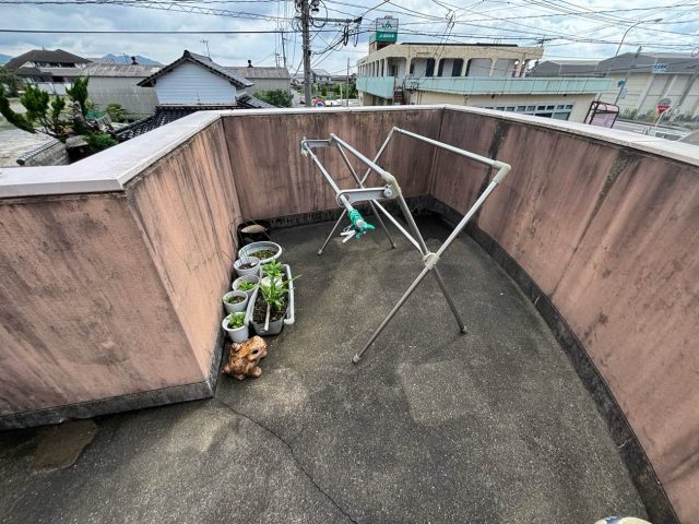 小郡市でバルコニーの雨漏りを点検