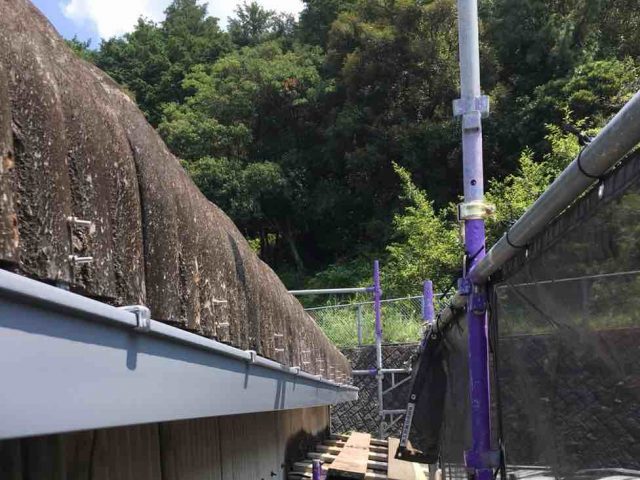 筑紫野市の工場で雨樋補修