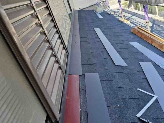 太宰府市で板金施工中