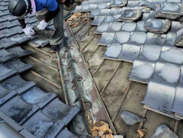 【太宰府市】瓦屋根の谷板金を交換｜雨漏り再発防止につながる施工工程