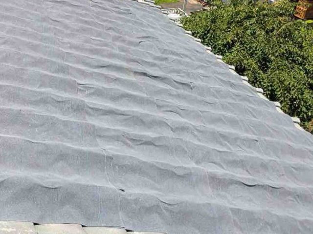 太宰府市で雨漏りを防水シートで養生