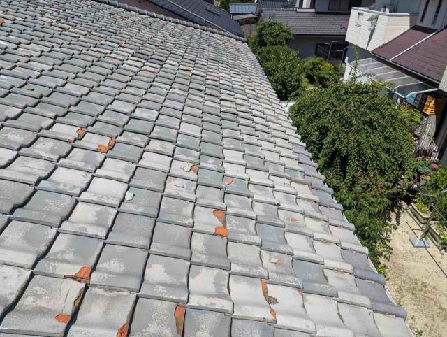太宰府市で破損が見つかった瓦屋根