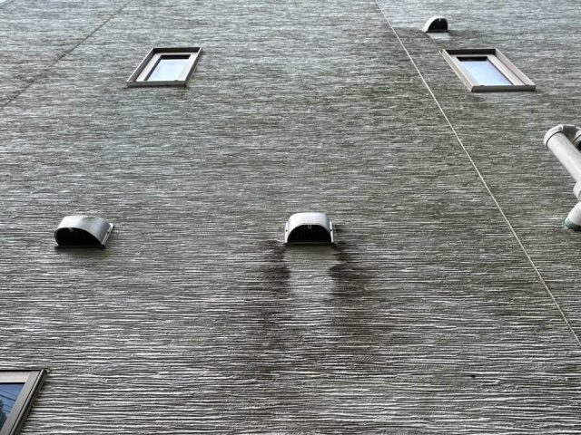 小郡市の排気口周りの黒ずみ