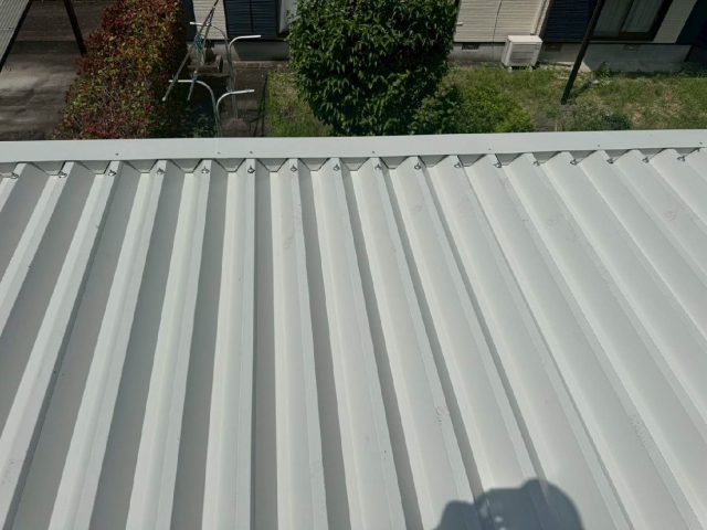 太宰府市で重ね葺きした88タイプの折板屋根