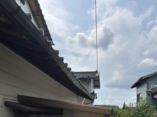筑紫野市で雨樋破損を確認
