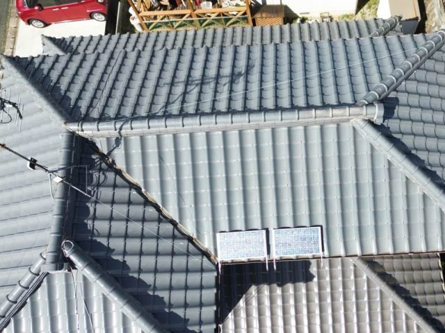 筑紫野市で太陽光がついた屋根を調査