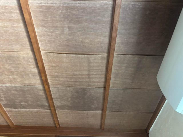 筑紫野市で雨漏りした天井