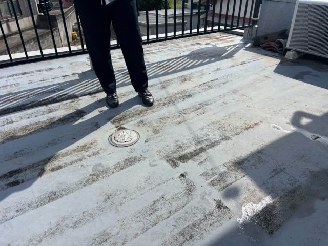太宰府市でルーフバルコニーの雨漏り調査