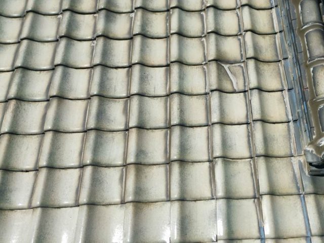小郡市で確認された瓦屋根の劣化