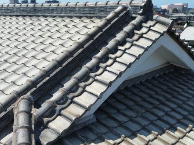 小郡市で施設の瓦屋根の劣化を調査
