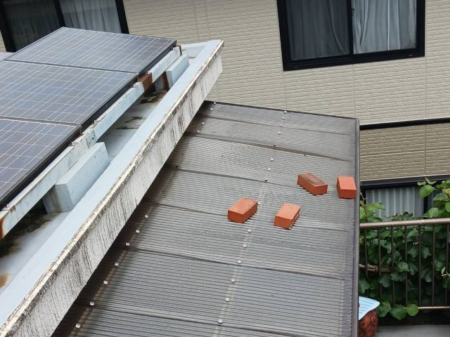 太宰府市でベランダ屋根の波板調査｜強風での破損と経年劣化を確認・交換のご提案