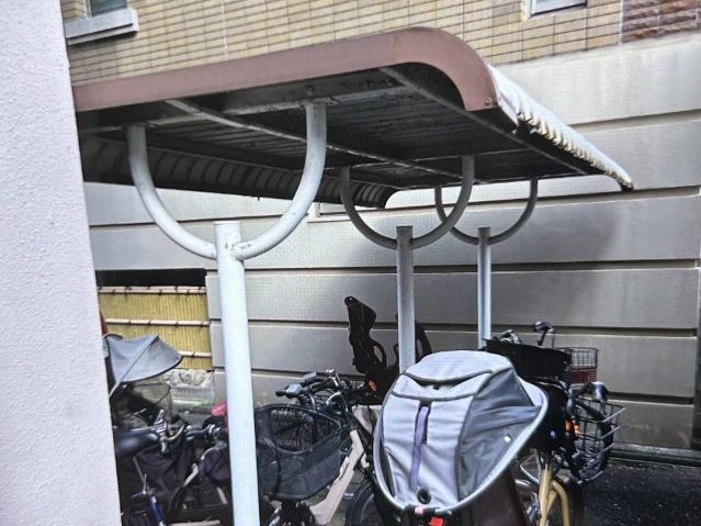 【福岡市早良区】サイクルポート交換前調査｜経年劣化による腐食・安全性低下が判明