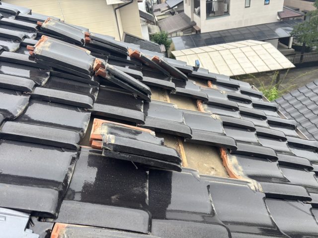 【小郡市】台風被害による屋根の状態を調査｜破損していた瓦の差し替えをご提案