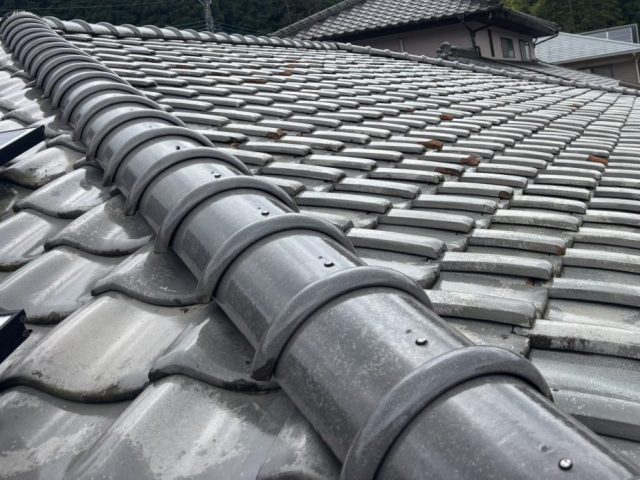 太宰府市で雨漏りが発生した瓦屋根
