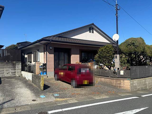 【小郡市】平屋の雨漏り調査｜瓦屋根の天窓シーリングの劣化が原因と判明